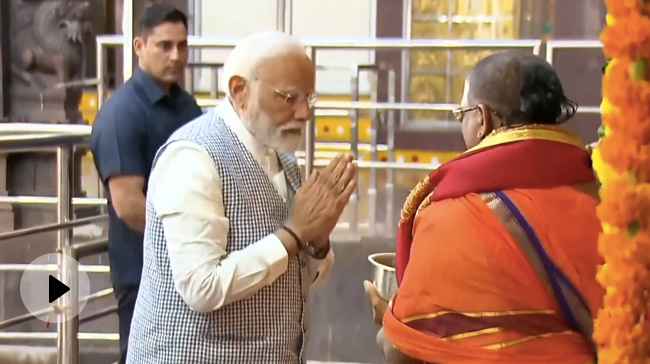 PM Modi Visits Ujjaini Mahankali Temple In Secunderabad, Telangana