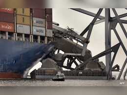 US Bridge Collapse : दुर्घटनाग्रस्त जहाज पर इस वजह से हैं भारतीय चालक दल के सदस्य, कर रहे हैं ये काम US Bridge Collapse : दुर्घटनाग्रस्त जहाज पर इस वजह से हैं भारतीय चालक दल के सदस्य, कर रहे हैं ये काम