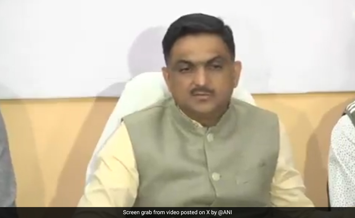 Rajasthan: जेईएन पेपर लीक मामले का एक आरोपी विदेश भागा, SOG ने जयपुर-दौसा-भरतपुर में छापे मारकर 3 को पकड़ा