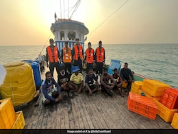 Watch: How Coast Guard Rescued 8 From Flooded Boat Off Karnataka Watch: How Coast Guard Rescued 8 From Flooded Boat Off Karnataka
