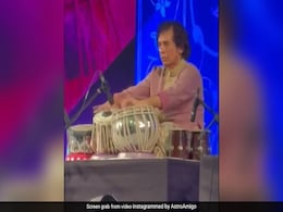 उस्ताद जाकिर हुसैन ने तबले से निकाली महादेव के डमरू की आवाज, वीडियो देख मंत्रमुग्ध हो गए लोग उस्ताद जाकिर हुसैन ने तबले से निकाली महादेव के डमरू की आवाज, वीडियो देख मंत्रमुग्ध हो गए लोग