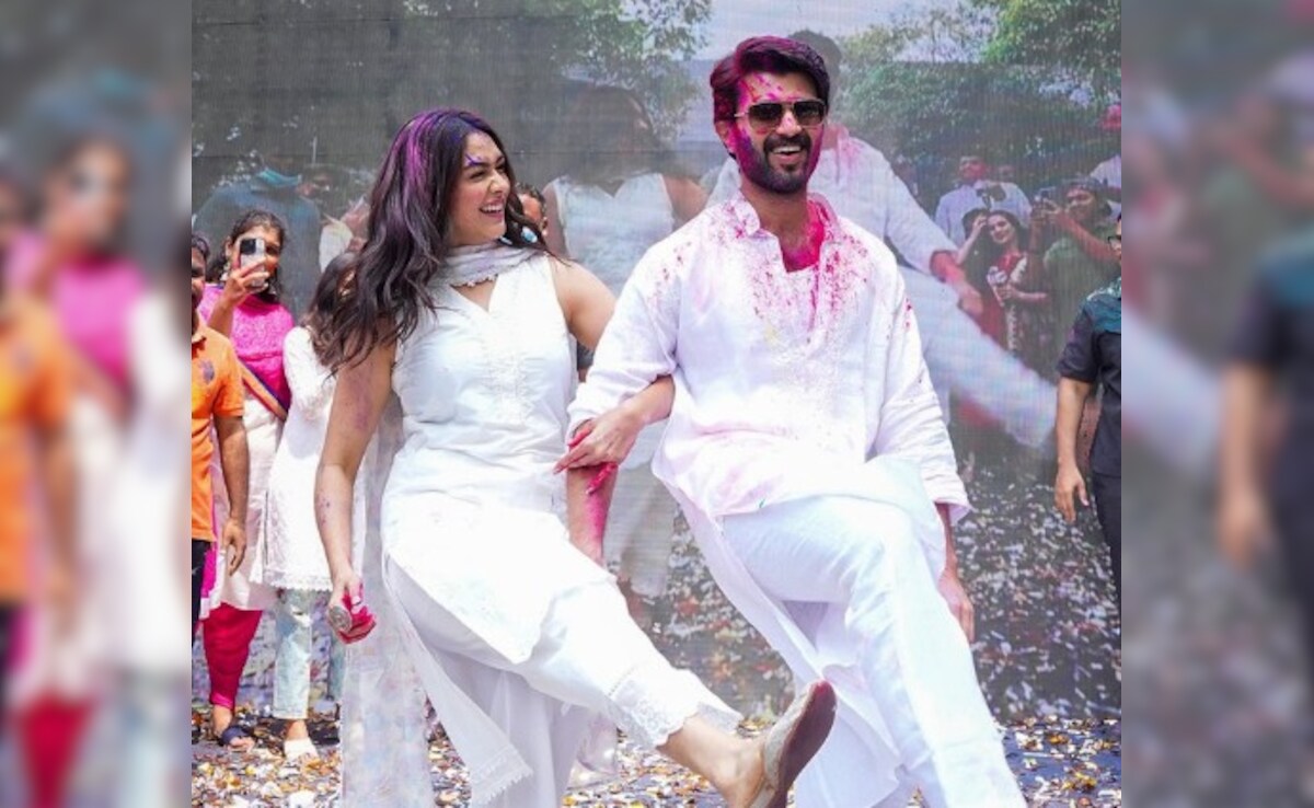 Holi 2024: <i>Family Star</i> Actors Mrunal Thakur And Vijay Deverakonda's Celebrations With Fans In Hyderabad