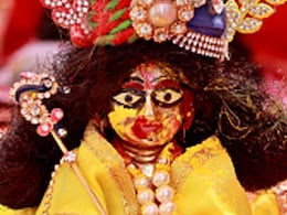 घर में लेकर आ रहे हैं लड्डू गोपाल, तो किस दिशा में करें उन्हें विराजमान घर में लेकर आ रहे हैं लड्डू गोपाल, तो किस दिशा में करें उन्हें विराजमान