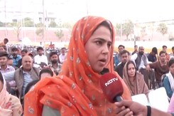 Sukhdev Singh Gogamedi Case: गोगामेड़ी की पत्नी सपना ने हत्या  के 90 दिन बाद अब की ये मांग Sukhdev Singh Gogamedi Case: गोगामेड़ी की पत्नी सपना ने हत्या  के 90 दिन बाद अब की ये मांग