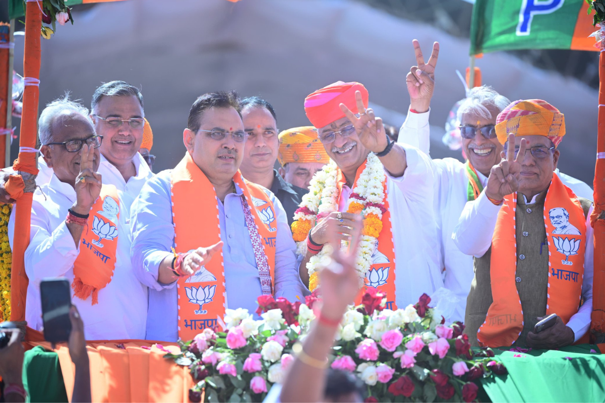 कितने अमीर हैं गजेंद्र सिंह शेखावत? लोकसभा चुनाव के नामांकन में दिया संपत्ति का ब्योरा, देखें केंद्रीय मंत्री की जमा-पूंजी कितने अमीर हैं गजेंद्र सिंह शेखावत? लोकसभा चुनाव के नामांकन में दिया संपत्ति का ब्योरा, देखें केंद्रीय मंत्री की जमा-पूंजी