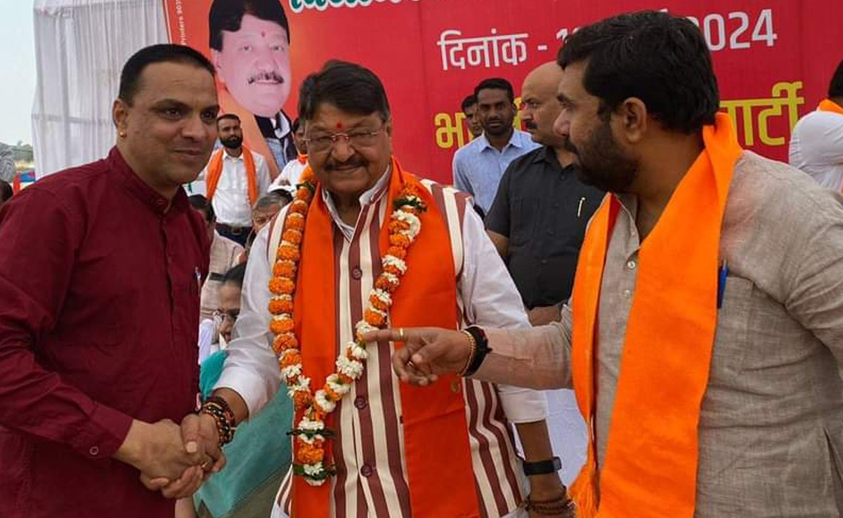 Chhindwara में कैलाश विजयवर्गीय ने कमलनाथ पर लगाया परिवारवाद का आरोप, कहा-पहले खुद, फिर पत्नी और अब बेटा...