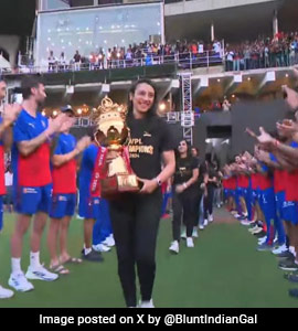 Watch: Virat Kohli And Co. Give Guard Of Honour To Smriti Mandhana-Led RCB After Historic WPL 2024 Win