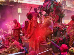 भारत की ये 5 जगहें होली सेलिब्रेशन के लिए हैं फेमस, इस बार यहां जरूर मनाएं रंगों का त्योहार भारत की ये 5 जगहें होली सेलिब्रेशन के लिए हैं फेमस, इस बार यहां जरूर मनाएं रंगों का त्योहार