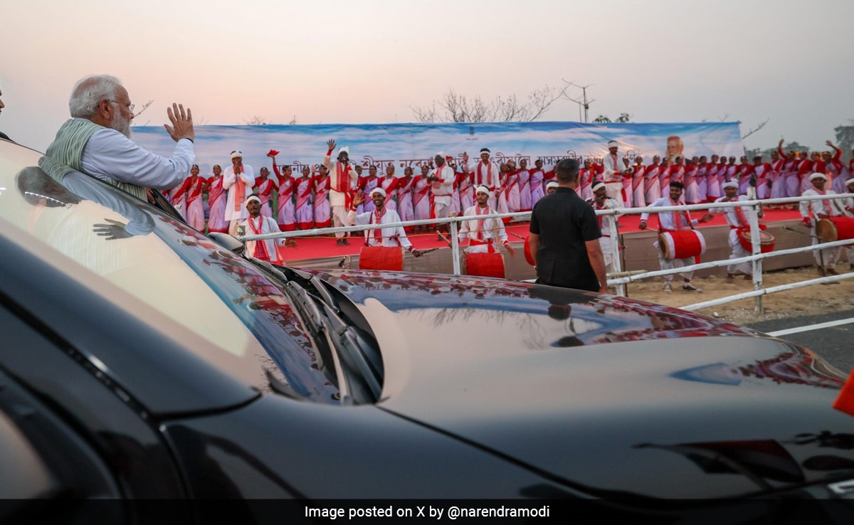 पीएम मोदी दो दिन के दौरे पर असम पहुंचे, शनिवार को तड़के काजीरंगा में जंगल सफारी करेंगे