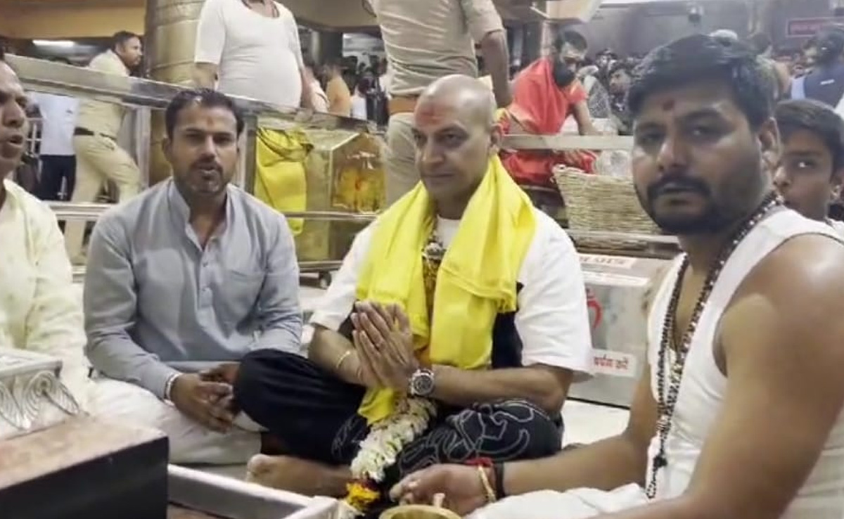 Gadar 2 के विलेन मनीष वाधवा ने किए बाबा महाकाल के दर्शन, पूजा-अर्चना कर लिया आशिर्वाद