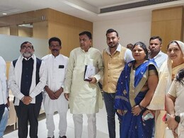 MP Politics: छिंदवाड़ा में कांग्रेस को बड़ा झटका! पार्टी के 7 पार्षदों ने थामा BJP का दामन 