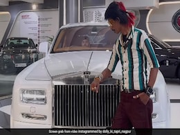 वक्त बदलने में वक्त नहीं लगता दोस्तों... Rolls Royce में स्वैग से बैठे दिखे डॉली चायवाला, Video ने मचा दिया तहलका वक्त बदलने में वक्त नहीं लगता दोस्तों... Rolls Royce में स्वैग से बैठे दिखे डॉली चायवाला, Video ने मचा दिया तहलका