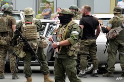 20 Indians Trapped In Russia-Ukraine Warzone Send SOS: Government 20 Indians Trapped In Russia-Ukraine Warzone Send SOS: Government