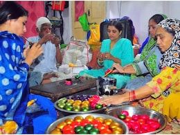 राजस्थान: होली से पहले जयपुर में पारंपरिक 'गुलाल गोटा' की तैयारियां शुरू राजस्थान: होली से पहले जयपुर में पारंपरिक 'गुलाल गोटा' की तैयारियां शुरू