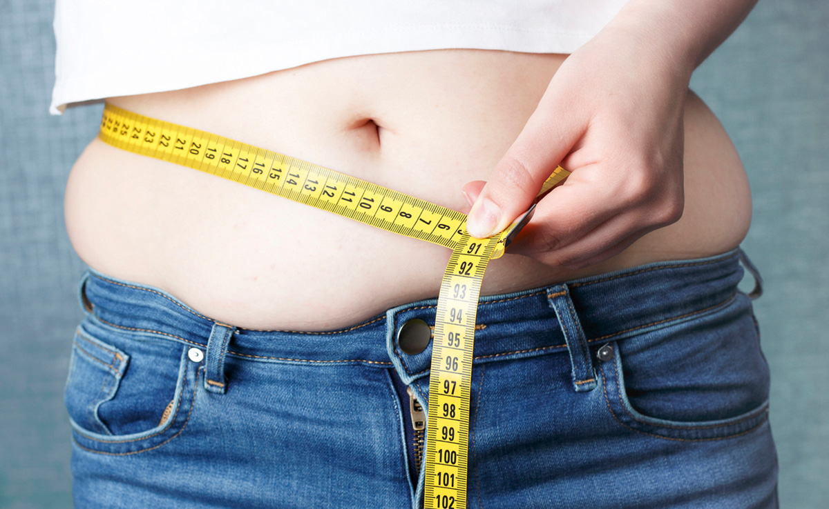 सुबह अगर पी ली इन 4 में से एक भी ड्रिंक तो बैली फैट पिघलने लगेगा मोम की तरह, पेट हो जाएगा पतला