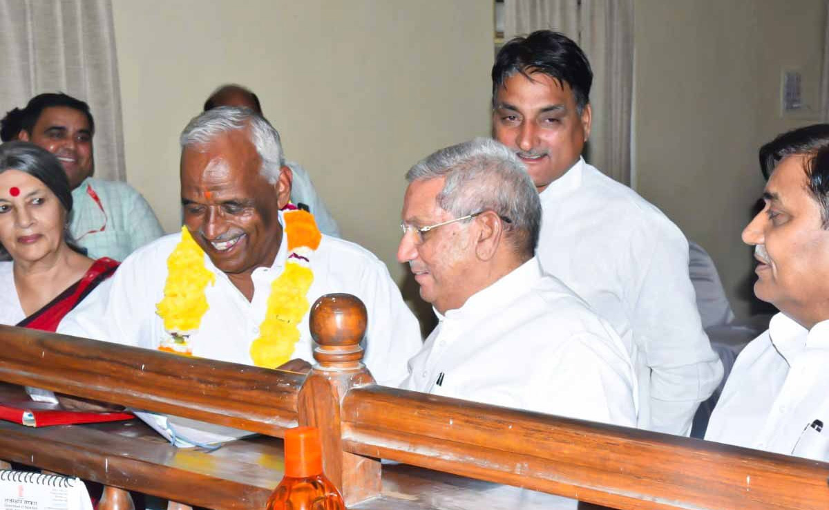 Lok Sabha Elections 2024: सीकर लोकसभा सीट से 'INDIA' गठबंधन के प्रत्याशी अमराराम ने भरा नामांकन, डोटासरा-पारीक रहे मौजूद