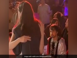 Viral: Shraddha Kapoor And Ananya Panday Hug Each Other At An Event. Cue - Aditya Roy Kapur Connection Viral: Shraddha Kapoor And Ananya Panday Hug Each Other At An Event. Cue - Aditya Roy Kapur Connection