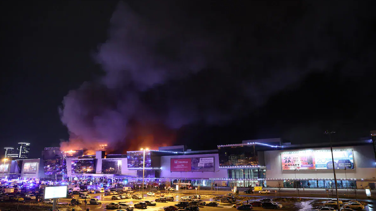 रूस के मॉल में आतंकी हमला 70 लोगों की मौत, कई घायल