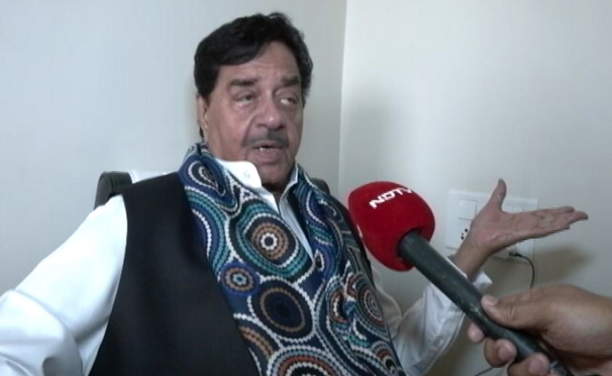 Shatrughan Sinha's "<i>Chanda Ka Dhanda</i>" Jab At BJP Over Poll Bonds