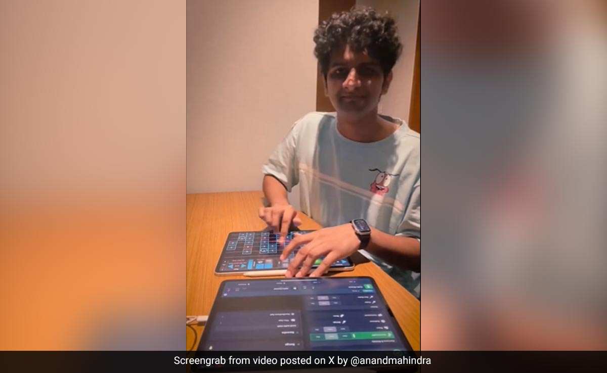 म्यूजिशियन ने iPad पर बजाया सितार, आनंद महिंद्रा ने Video शेयर कर लिखा कुछ ऐसा, हर कोई कर रहा तारीफ