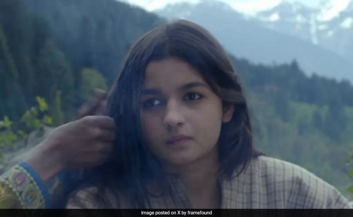 Imtiaz Ali Reveals Alia Bhatt Was Not The First Choice For <i>Highway</i>: "I Wanted Someone Above 30"