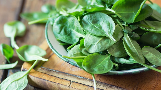 Spinach is one of the high-oxalate foods that you must avoid to prevent kidney stone