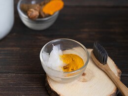 हल्दी के इस्तेमाल से भी काले हो सकते हैं सफेद बाल, बस एक बार जान लीजिए इसे लगाने का तरीका यहां  हल्दी के इस्तेमाल से भी काले हो सकते हैं सफेद बाल, बस एक बार जान लीजिए इसे लगाने का तरीका यहां