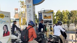 Petrol-Diesel Price: चुनाव से पहले केंद्र सरकार ने घटाए पेट्रोल-डीजल के दाम, 15 मार्च से नई दरें होंगी लागू