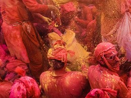 मथुरा जा रहे हैं होली मनाने तो जानिए कहां ठहरें और कितना आएगा खर्च