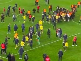 Watch: Ex-Chelsea Footballer Tries 'Spinning Kick' As Fans Invade Pitch In Turkey Watch: Ex-Chelsea Footballer Tries 'Spinning Kick' As Fans Invade Pitch In Turkey