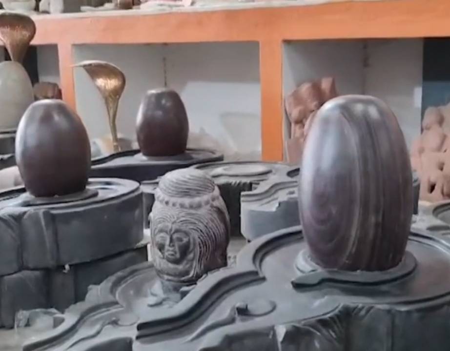 खरगौन के इस गांव से विदेशों में भी भेजे जाते हैं शिवलिंग, देखिए क्या है खास?