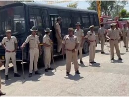 Communal Violence in Chittorgarh: राजस्थान में जुलूस के दौरान दो समुदाय आपस में भिड़े, पथराव के बाद बिगड़े हालात, 18 गिरफ्तार Communal Violence in Chittorgarh: राजस्थान में जुलूस के दौरान दो समुदाय आपस में भिड़े, पथराव के बाद बिगड़े हालात, 18 गिरफ्तार