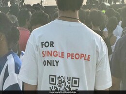 ''For Single People Only'': Man's QR Code T-Shirt At Ed Sheeran's Concert Goes Viral ''For Single People Only'': Man's QR Code T-Shirt At Ed Sheeran's Concert Goes Viral
