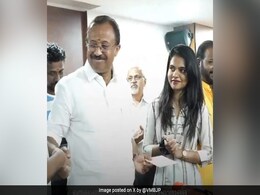 Students Rescued From Ukraine Pay For Minister's Security Deposit For Lok Sabha Polls Students Rescued From Ukraine Pay For Minister's Security Deposit For Lok Sabha Polls
