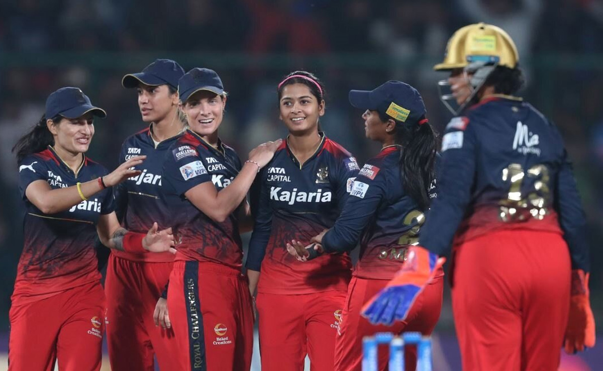 WPL Final 2024 DC vs RCB: RCB की महिला टीम ने खत्म किया ट्रॉफी का 'सूखा', पहली बार जमाया खिताब पर कब्जा, DC को दी 8 विकेट से मात
