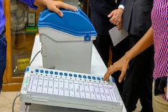 Lok Sabha Election 2024: BSP, गोंगपा और CPI इन सीटों पर बिगाड़ेंगे बीजेपी-कांग्रेस का खेल Lok Sabha Election 2024: BSP, गोंगपा और CPI इन सीटों पर बिगाड़ेंगे बीजेपी-कांग्रेस का खेल