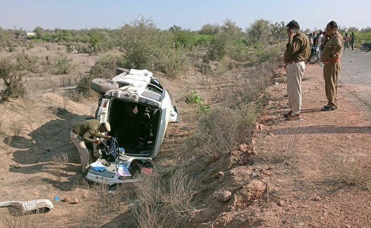 Rajasthan: सड़क किनारे खड़े परिवार पर गिरी अनियंत्रित स्कार्पियो कार, दर्दनाक हादसे में गर्भवती महिला समेत 4 की मौत