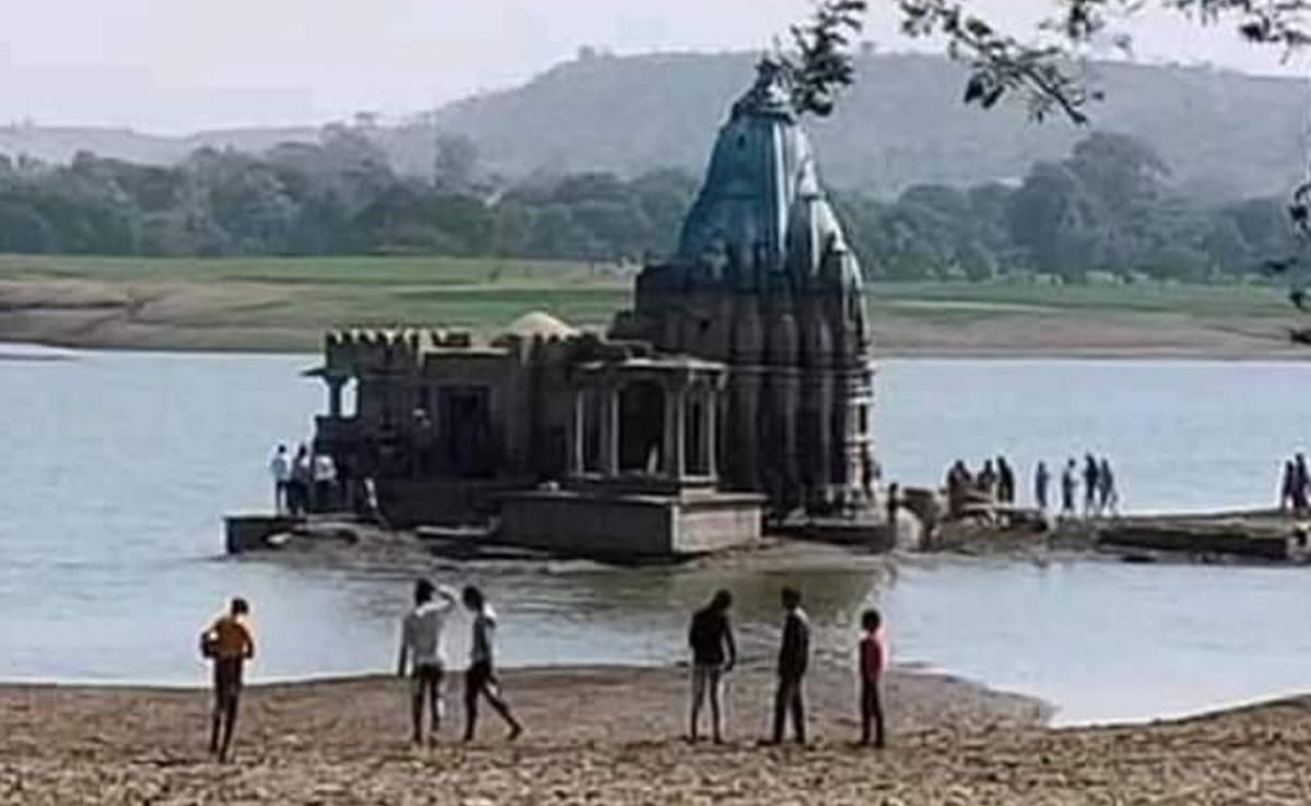Maha Shivaratri 2024: साल के 8 महीने छिपा रहता है राजस्थान का यह शिव मंदिर, शिवरात्रि से पहले आता है भक्तों को नजर