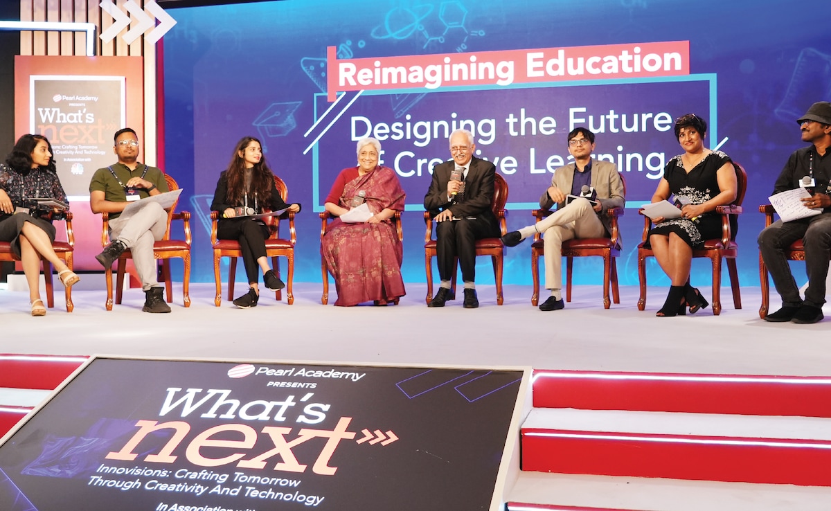Prof Ravi Mokashi Punekar, Dean Emeritus, Product Design (in center) Prof Ravi Mokashi Punekar, Dean Emeritus, Product Design (in center)