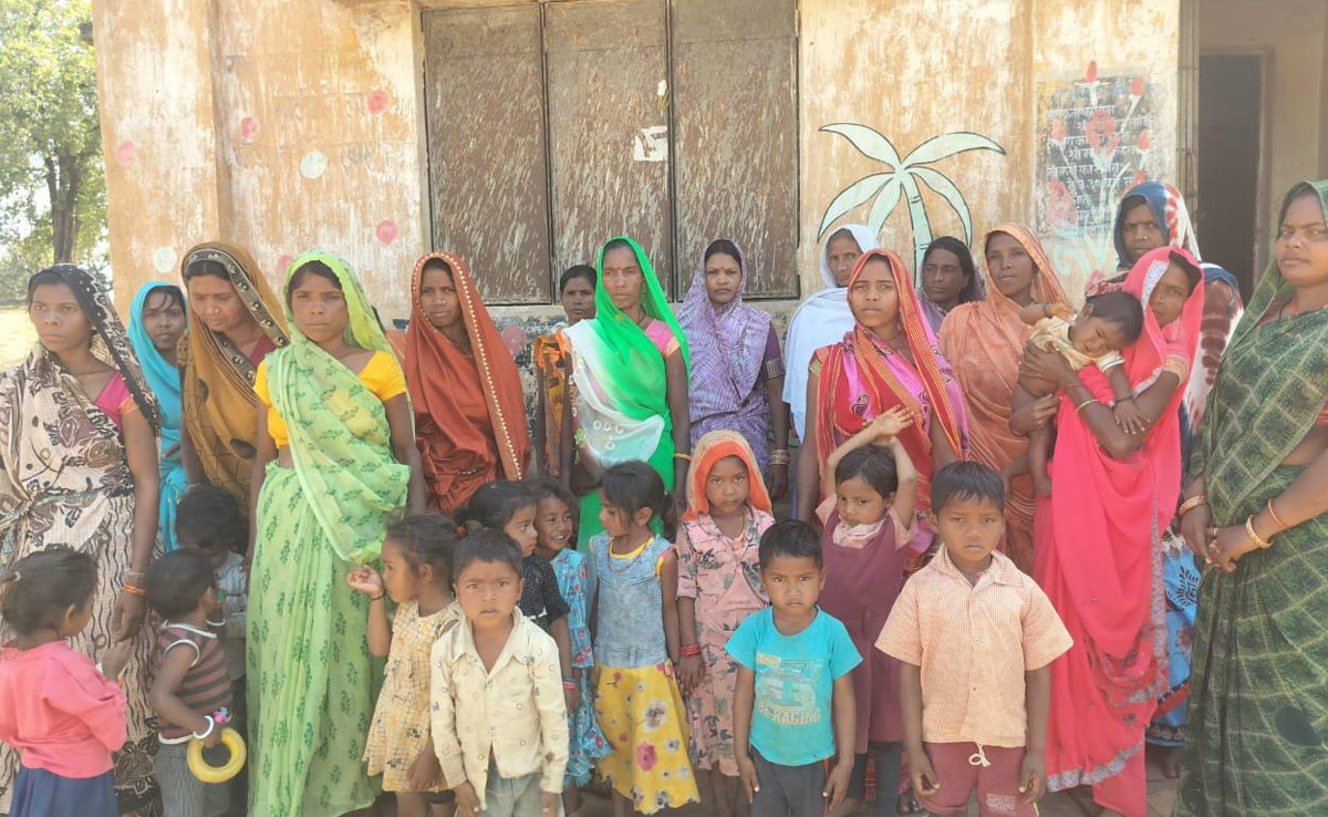 MCB : आंगनबाड़ी केंद्र में 15 दिनों से नहीं मिला भोजन, भूखे पेट घर वापस जाने को मजबूर बच्चे