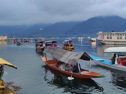 सैयद गिलानी की पोती और शब्बीर शाह की बेटी ने अलगाववाद से बनाई दूरी, भारत में जताई निष्ठा सैयद गिलानी की पोती और शब्बीर शाह की बेटी ने अलगाववाद से बनाई दूरी, भारत में जताई निष्ठा