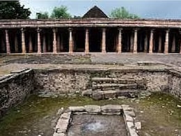 Dhar Bhojshala: ASI सर्वे में शामिल होने के लिए हाईकोर्ट ने याचिकाकर्ता नहीं दी मंजूरी, की यह टिप्पणी Dhar Bhojshala: ASI सर्वे में शामिल होने के लिए हाईकोर्ट ने याचिकाकर्ता नहीं दी मंजूरी, की यह टिप्पणी