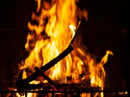 Holika dahan 2025 : होलिका दहन के लिए है सिर्फ 47 मिनट का मुहूर्त, रहेगा भद्रा का साया Holika dahan 2025 : होलिका दहन के लिए है सिर्फ 47 मिनट का मुहूर्त, रहेगा भद्रा का साया