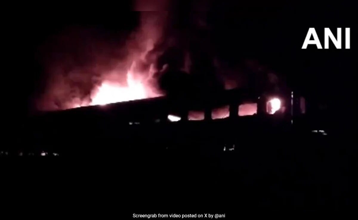 Fire In Special Holi Train's AC Coach In Bihar's Ara, No Casualties Reported - Vimarsana News