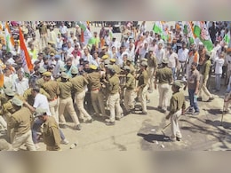 राजस्थान में कांग्रेस का उग्र प्रदर्शन, कलेक्ट्रेट में घुसने पर पुलिस से हुई धक्का-मुक्की, विधायक ने उठाई ये मांगें राजस्थान में कांग्रेस का उग्र प्रदर्शन, कलेक्ट्रेट में घुसने पर पुलिस से हुई धक्का-मुक्की, विधायक ने उठाई ये मांगें