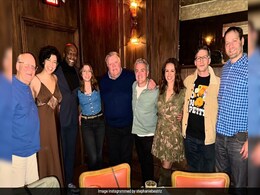 <i>Brooklyn Nine-Nine</i> Reunion Post Eclipsed By Comments On Captain Holt (Andre Braugher) <i>Brooklyn Nine-Nine</i> Reunion Post Eclipsed By Comments On Captain Holt (Andre Braugher)