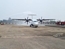 Flight Service in Bastar: बस्तर से शुरू हुई हवाई सेवा, पहले ही दिन इतने यात्रियों ने भरी उड़ान Flight Service in Bastar: बस्तर से शुरू हुई हवाई सेवा, पहले ही दिन इतने यात्रियों ने भरी उड़ान