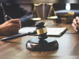 Rape Case: 5 साल की मासूम बेटी का किया था रेप, पोक्सो कोर्ट ने रेपिस्ट पिता को सुनाई ये सजा Rape Case: 5 साल की मासूम बेटी का किया था रेप, पोक्सो कोर्ट ने रेपिस्ट पिता को सुनाई ये सजा