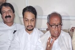 सुरेश पचौरी के कांग्रेस छोड़ने के बाद दिग्विजय का बड़ा बयान सुरेश पचौरी के कांग्रेस छोड़ने के बाद दिग्विजय का बड़ा बयान