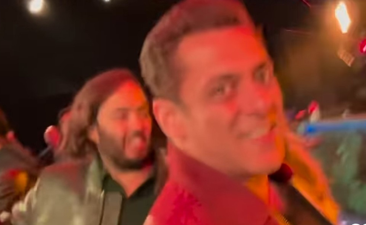 Anant-Radhika Marriage: 'पठान' और 'टाइगर' ने लगाए ठुमके, अनंत-राधिका की प्री वेडिंग में लगा बॉलीवुड का तड़का